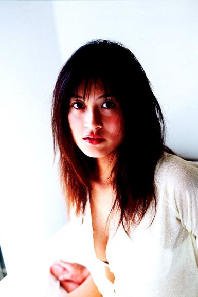 罗慧娟追思会众星出席 郑秀文邓萃雯前来道别（图）_中欧体育赛事数据